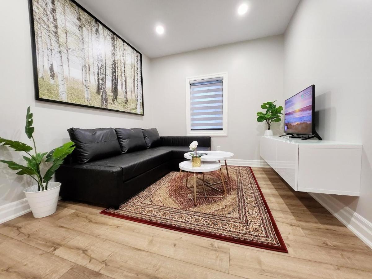 The Cozy Cove Modern King-Bedroom Full Apartment Sainte-Catherine Eksteriør bilde