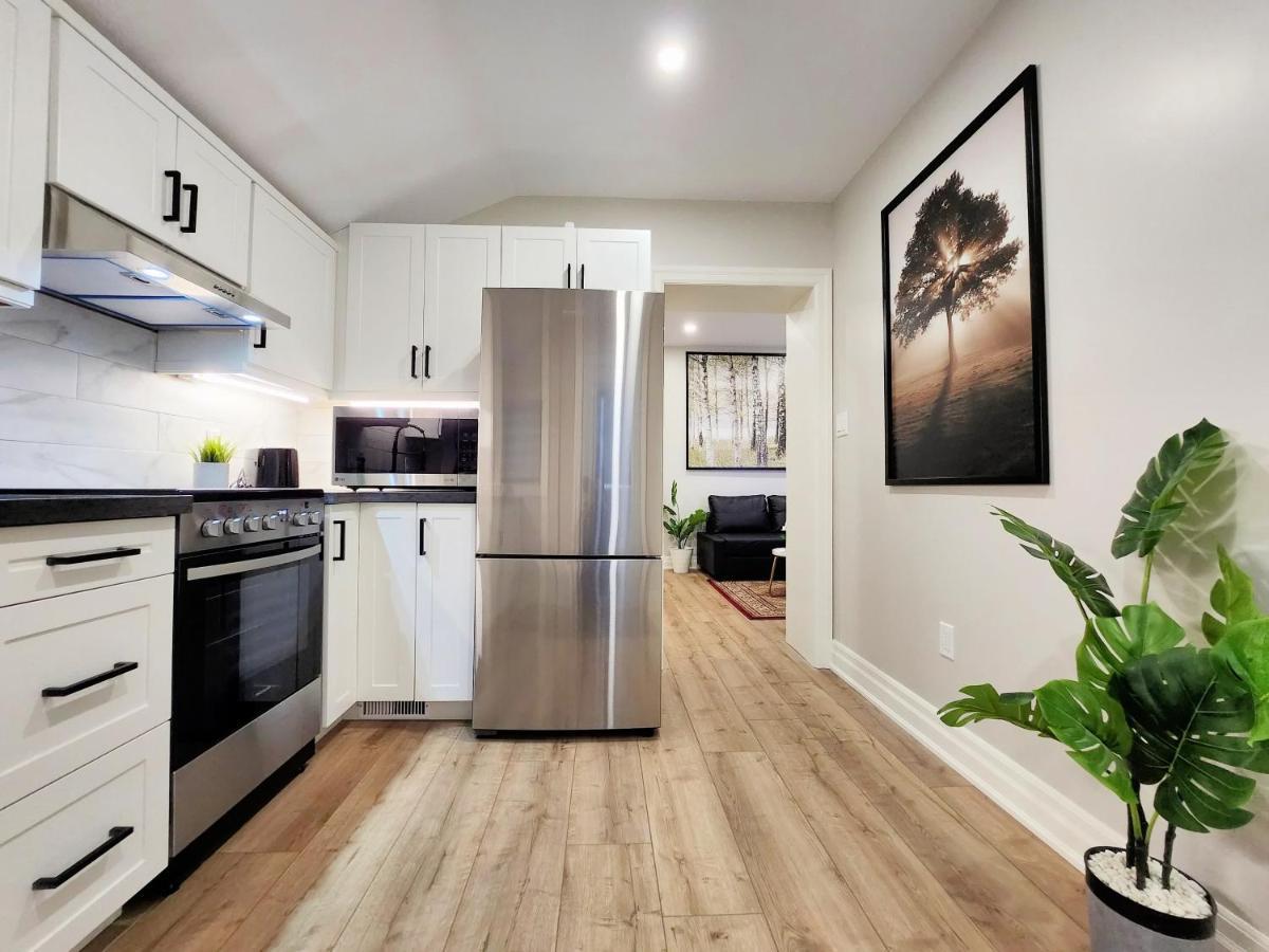 The Cozy Cove Modern King-Bedroom Full Apartment Sainte-Catherine Eksteriør bilde